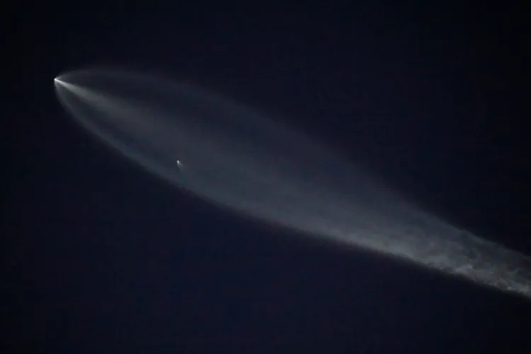 SpaceX的獵鷹九號火箭發射多枚Starlink衛星上太空。美聯社資料照片