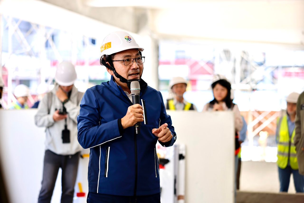 新北校園割頸案改判乾哥12年、乾妹11年 侯友宜:應從重量刑