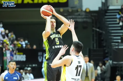 攻击型争议性洋将贝奇回台　改披黄衫加盟中信特攻