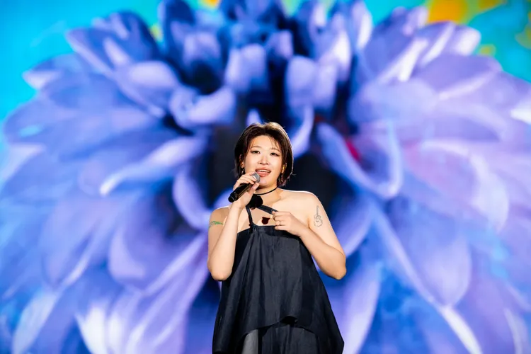 邱淑蟬是來自高雄的客家創作歌手。年代提供