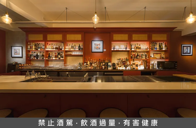 蘭姆酒吧Rumway試營運耗時一年親自試飲，於正式開幕迎來供應上百款特色酒藏。業者提供