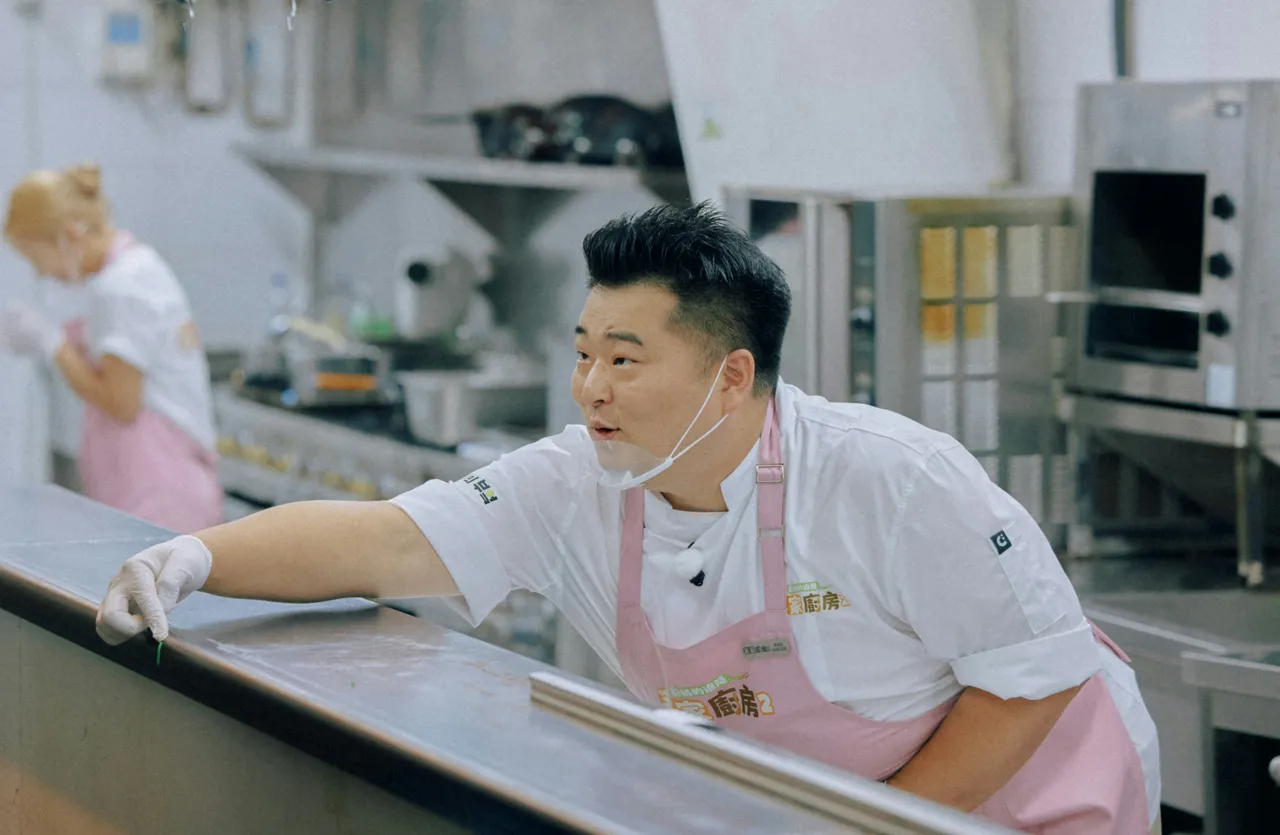 李元日厨房面临新压力挑战。客家电视台提供