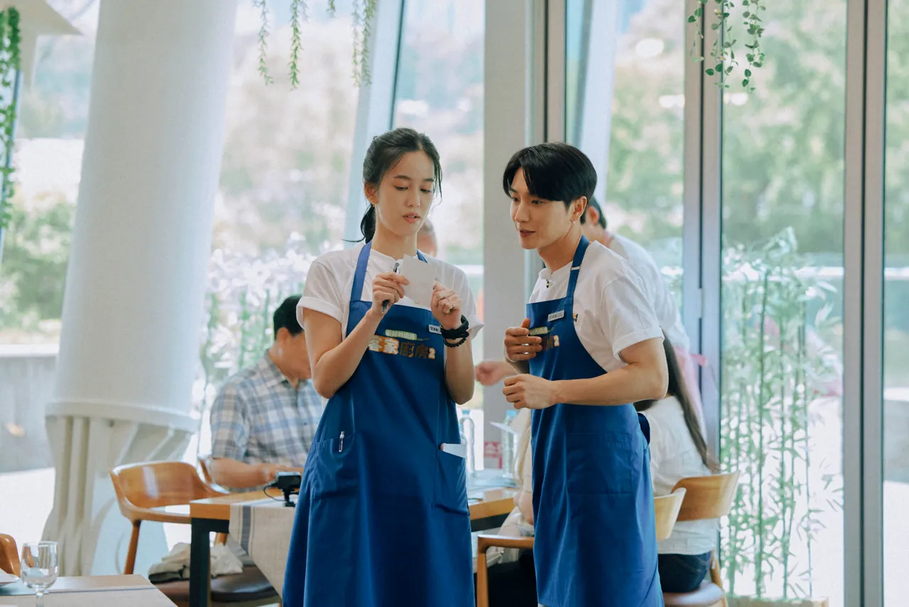 陈庭妮（左）加入第2季，与利特负责外场服务。客家电视台提供