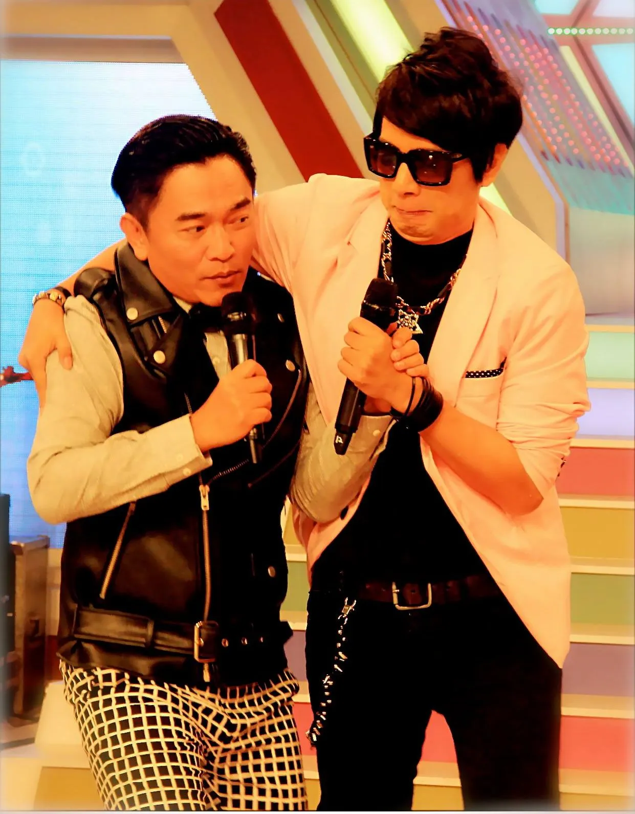 曹西平（右）曾是吴宗宪主持的《综艺大热门》常客。翻摄曹西平的粉丝爱团脸书