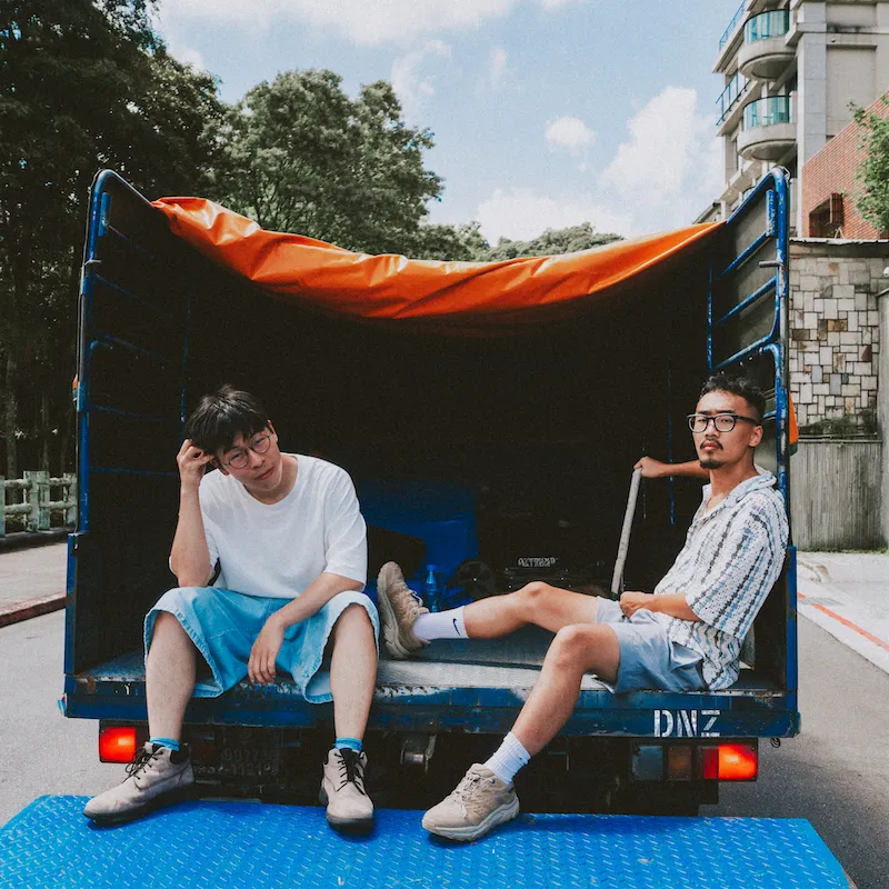 《Enough》專輯封面。本人提供