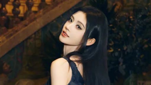 鞠婧祎闹解约遭曝10年赚6亿　前东家警告：检举严重经济犯罪