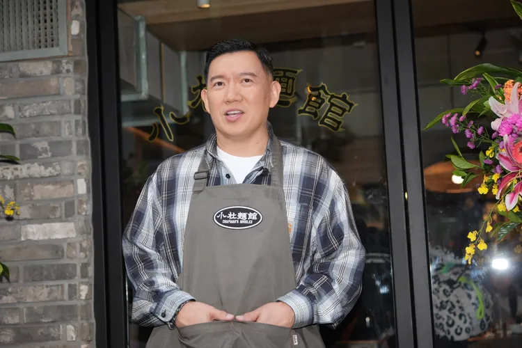 杜汶澤捐出小杜麵館1日收益，因余母婉拒捐款，改以余家昶名義轉捐華山基金會。資料照