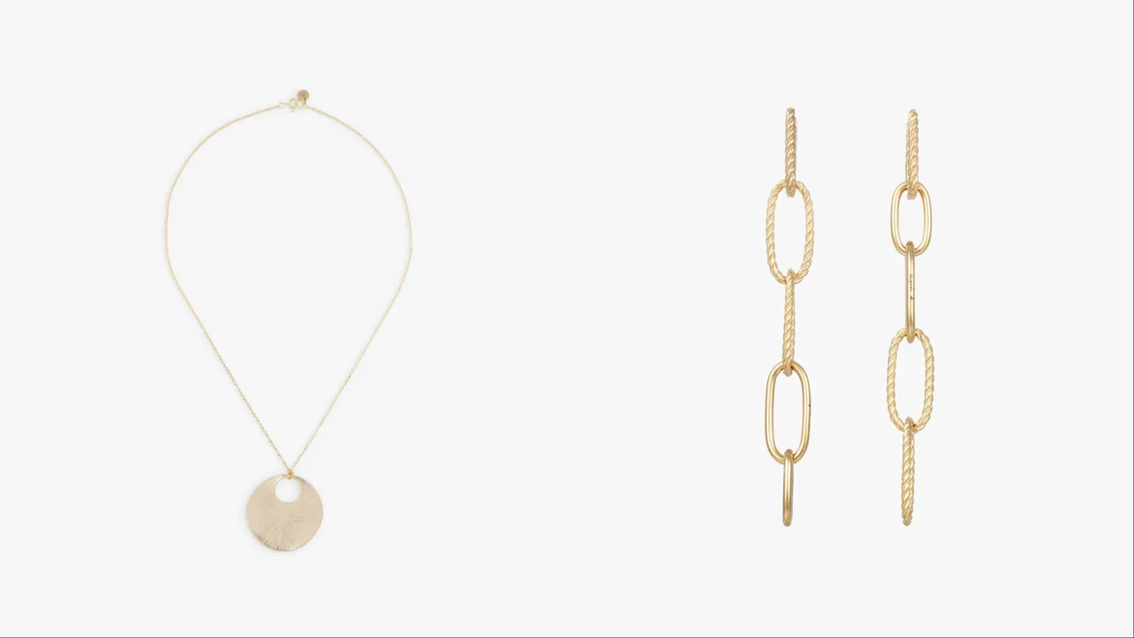 agnès b.黄铜复古项链（左）8280元、Anchor Knot Twist垂坠耳环（右）3580元。品牌提供