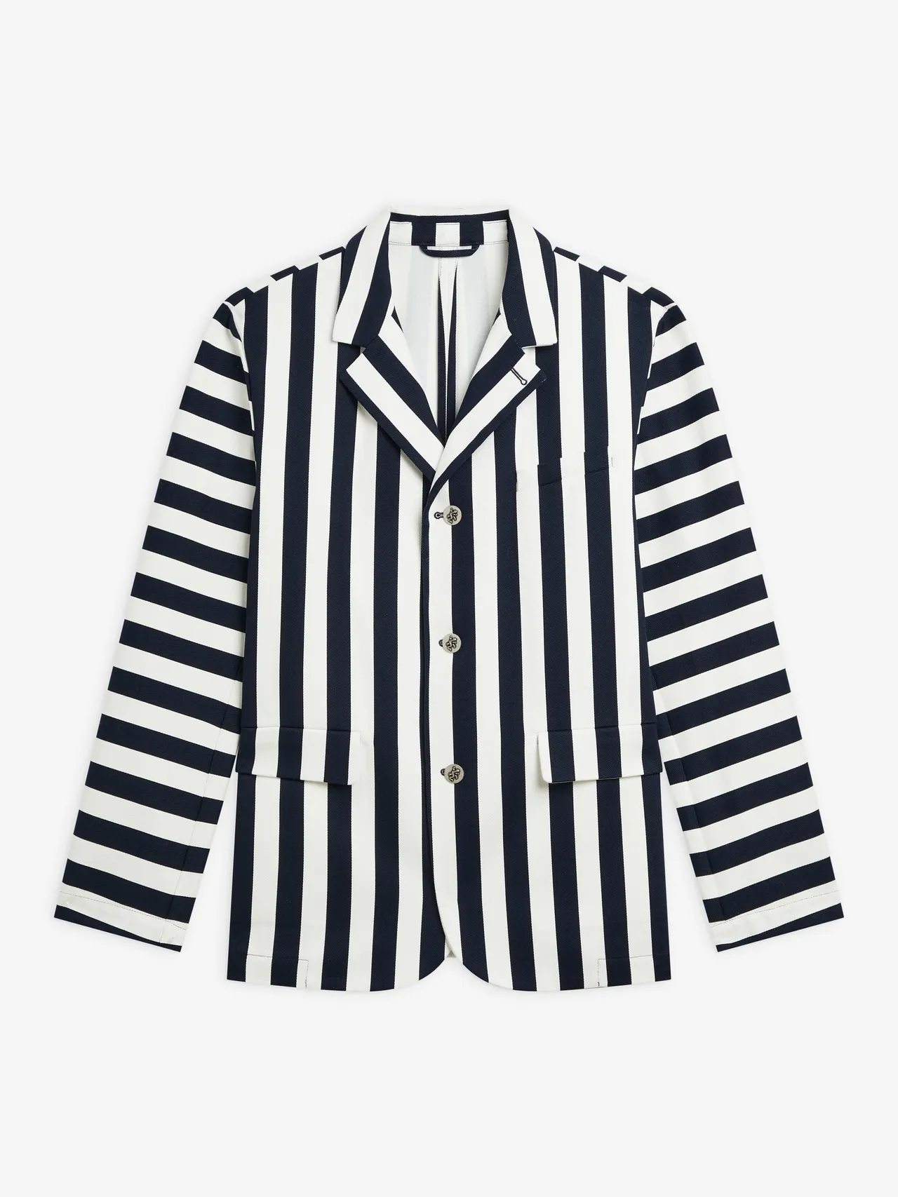 agnès b.条纹外套，2万3580元。品牌提供