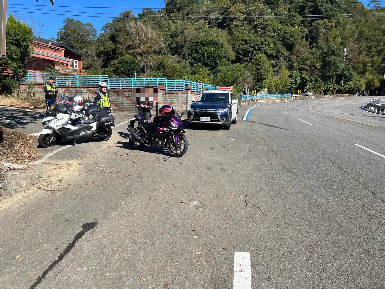 台三线苗栗狮潭路段这处路口，昨天上午1小时发生2件大型重机事故。民众提供