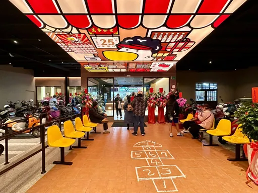 超大間丹丹漢堡遷址開幕　被大讚根本觀光旗艦店