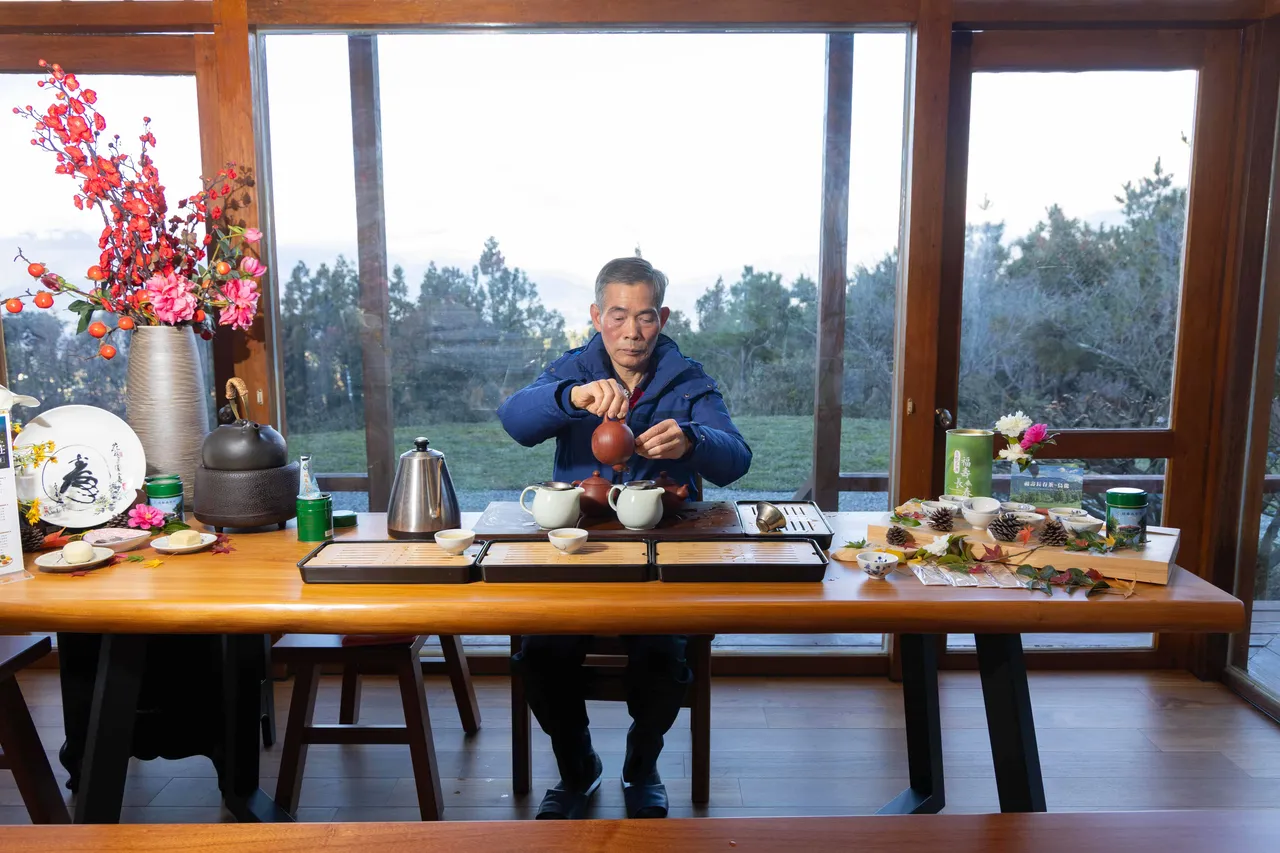 雄狮旅游独家包场，将带领游客在福寿山农场中的福寿山庄进行品茗体验，将让游客品尝珍贵稀有的「福寿长春茶」。业者提供