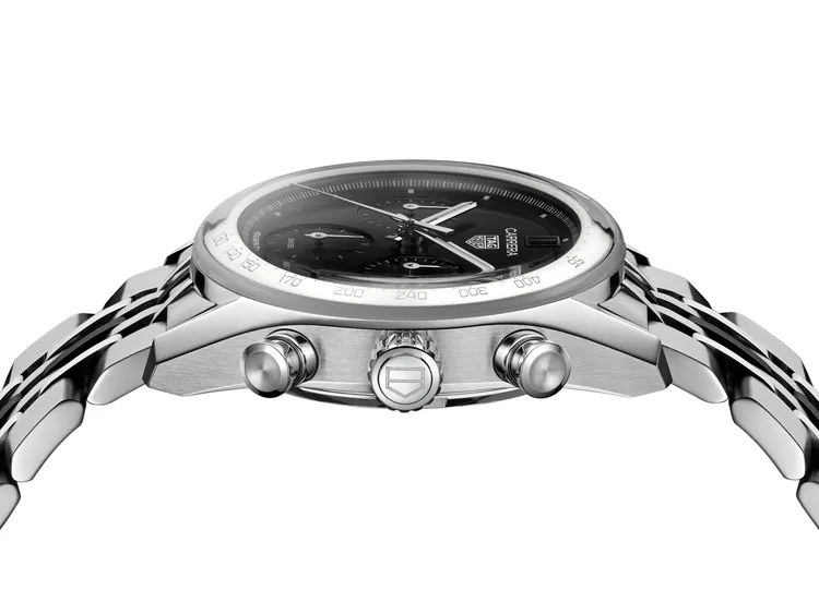 TAG Heuer Carrera Chronograph x fragment聯名限量版計時腕錶，39mm，精細磨砂拋光精鋼錶殼，黑色蛋白石錶盤，精鋼七珠鍊帶，動力儲存80小時，防水深度100米，限量500只，29萬900元。品牌提供
