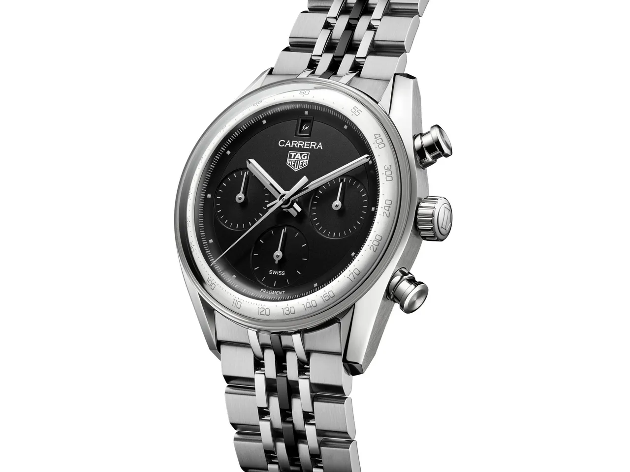TAG Heuer Carrera Chronograph x fragment联名限量版计时腕表，39mm，精细磨砂抛光精钢表壳，黑色蛋白石表盘，精钢七珠炼带，动力储存80小时，防水深度100米，限量500只，29万900元。品牌提供
