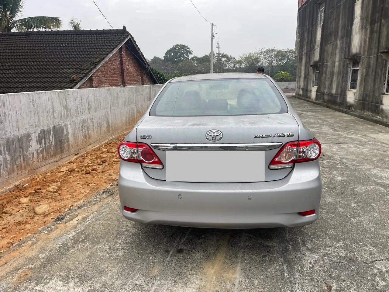 黄男行凶后打110向警方自首。民众提供