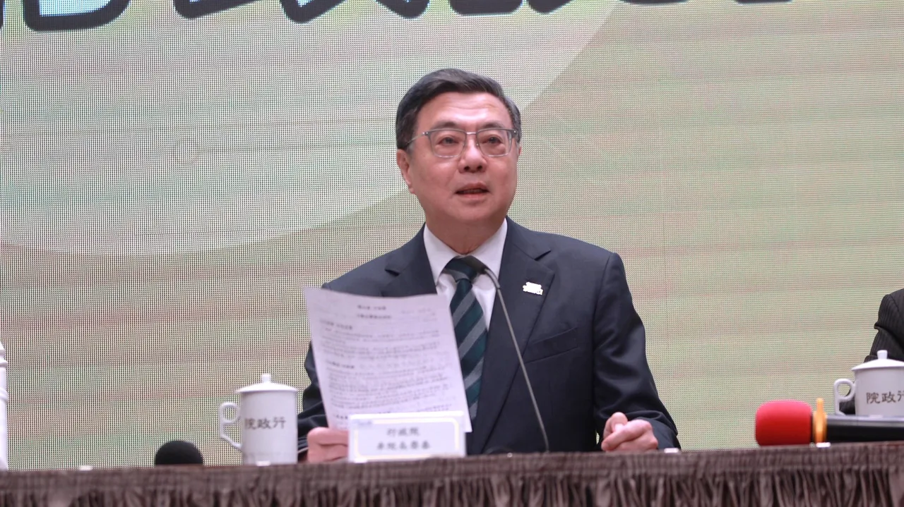 黄国昌提案弹劾卓荣泰！网傻眼「蓝白没招了」：不是要废监察院？