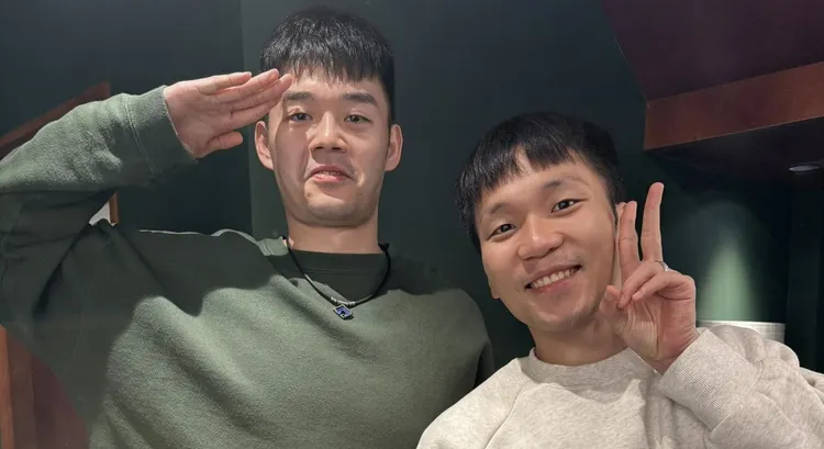 王齊麟曬出和李洋合照。翻攝王齊麟臉書