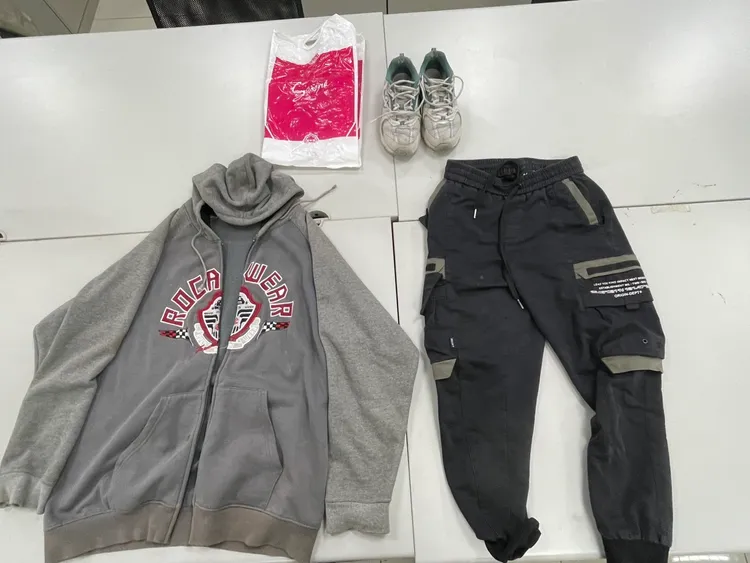 警方查獲變裝證物。翻攝畫面