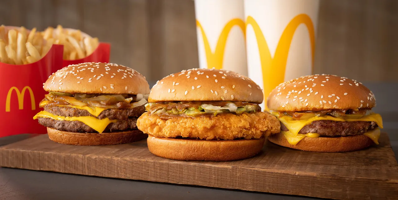 全新「咖哩風味漢堡」系列單點78元起。麥當勞提供