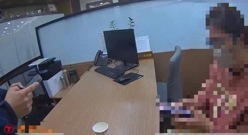 任女则是从网路上看到「圣石金业」讯息，贷款100万想投入，也被员警说服打消念头。翻摄照片