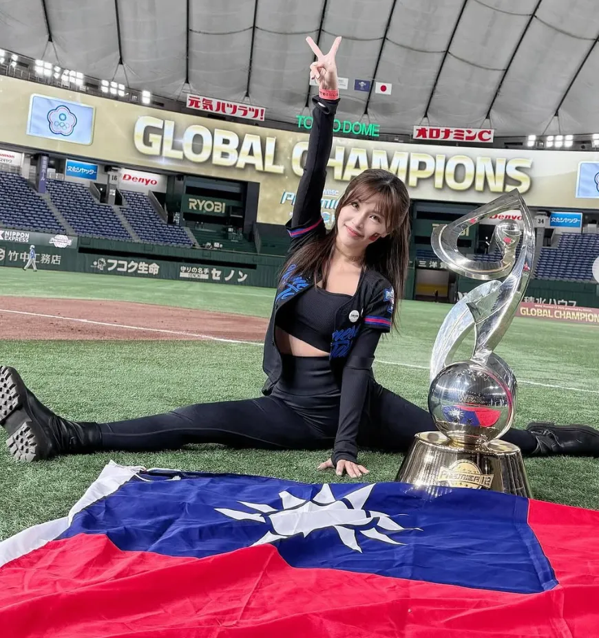 林倪安以「非眷屬」身分出現在東京巨蛋，還高調拿著冠軍獎牌與國旗拍照。翻攝林倪安IG