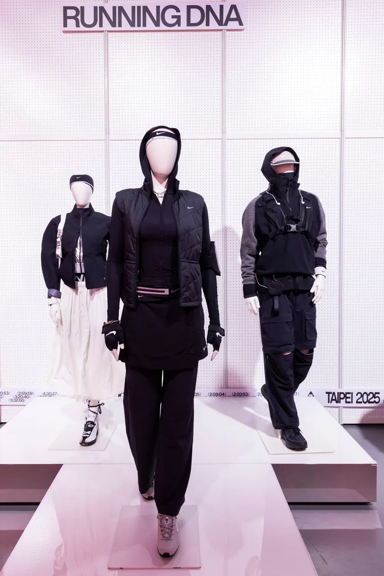 現場呈現以跑步基因為靈感，透過時尚視角演繹獨特的生活潮流特色穿搭。品牌提供