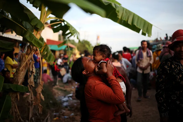 柬埔寨難民母女。路透社