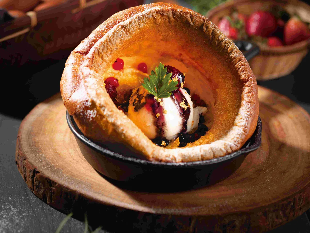 12/20至2026/1/31前往Engolili英格莉莉CITYLINK三重店消费不限金额，即可获赠「铁锅松饼兑换券」一张，让消费者可于下次回访时继续感受甜蜜滋味。Engolili 英格莉莉提供