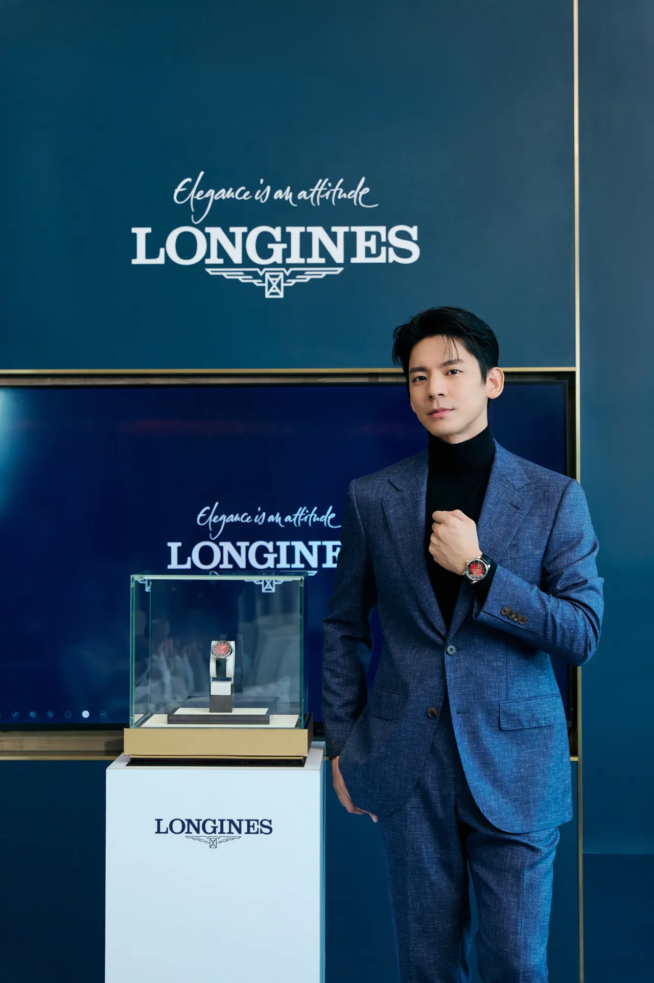 林柏宏成为戴上浪琴巨擘系列马年生肖纪念腕表的台湾第一人。品牌提供