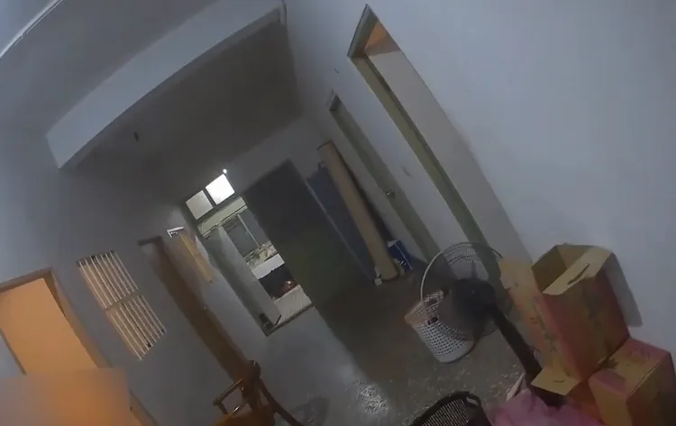 該移工住處冒出濃煙。翻攝畫面