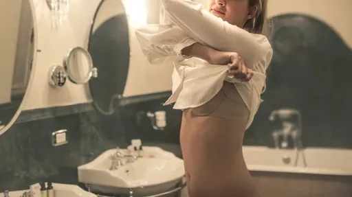 圣石涉诈百亿！首脑包养爆乳人妻　她臀刺字「XXX之奴」讨欢心