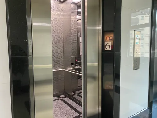 大安区「电梯开口」女操作员21楼坠地亡　北市府查出原因勒令停工