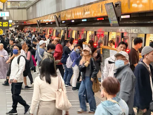 恶嫌数度变装躲警　北捷出招！拒载防毒面具、恐攻装扮