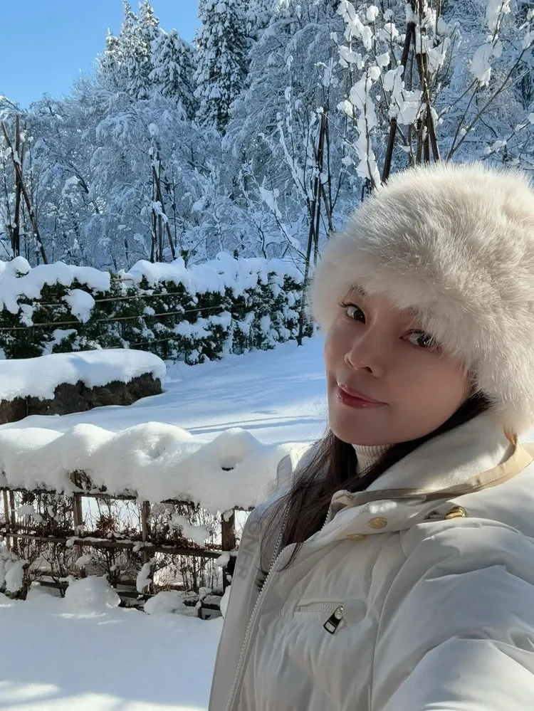 曾馨瑩在日本新瀉越後湯澤地區滑雪。翻攝曾馨瑩IG