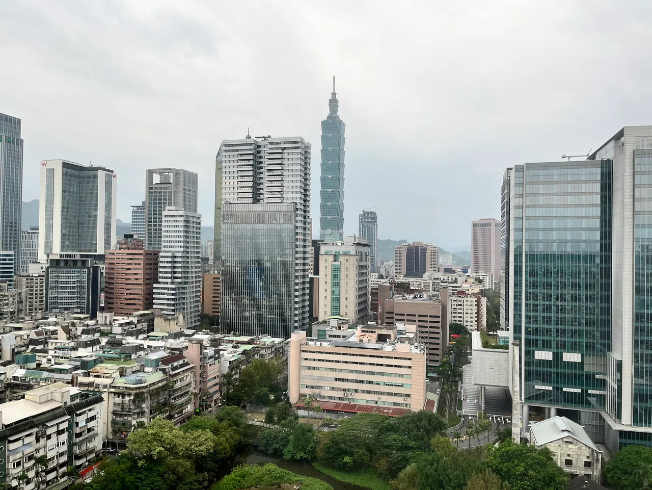 北市5新制！敬老卡看联医　微型2轮车禁入单车道、最高罚1200元