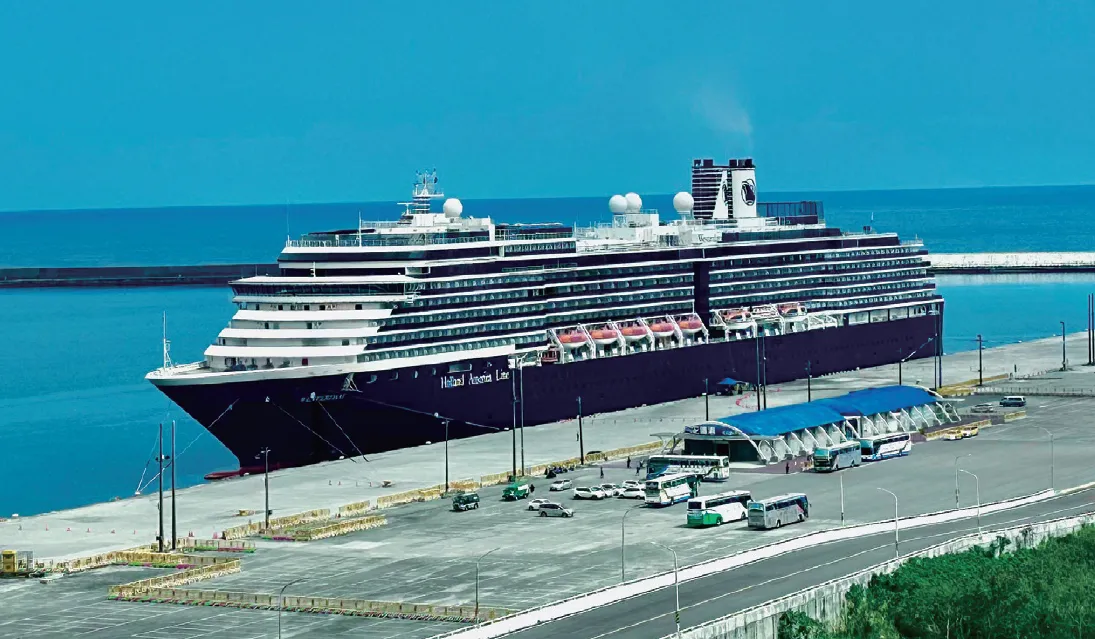 国际邮轮明年起在台母港营运，须设立在台分公司或委托船务代理。台湾港务公司提供