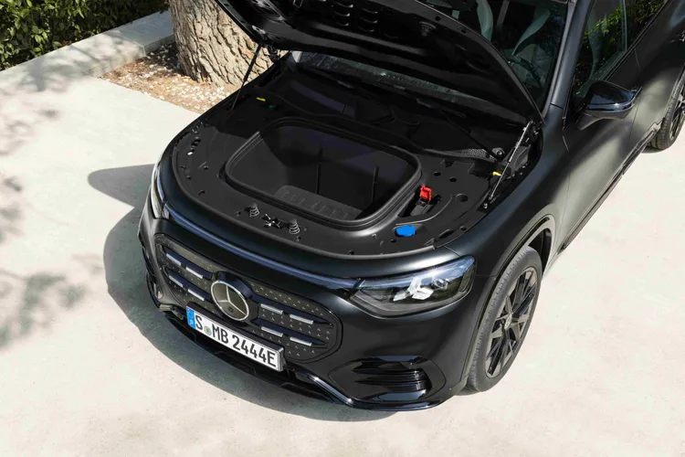 GLB配備前行李箱，再增加127公升的置物空間。原廠照片