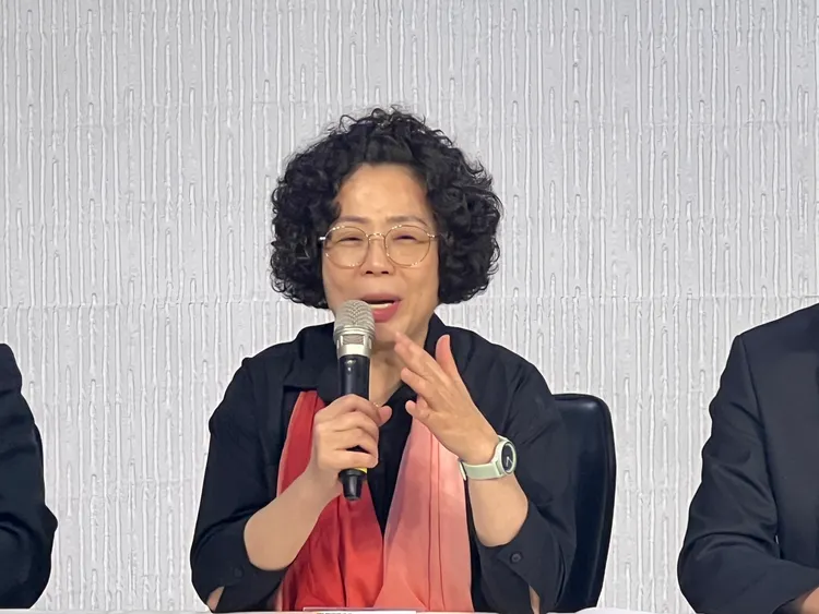 陈幼芳现身刑事局宣导反诈。翻摄画面