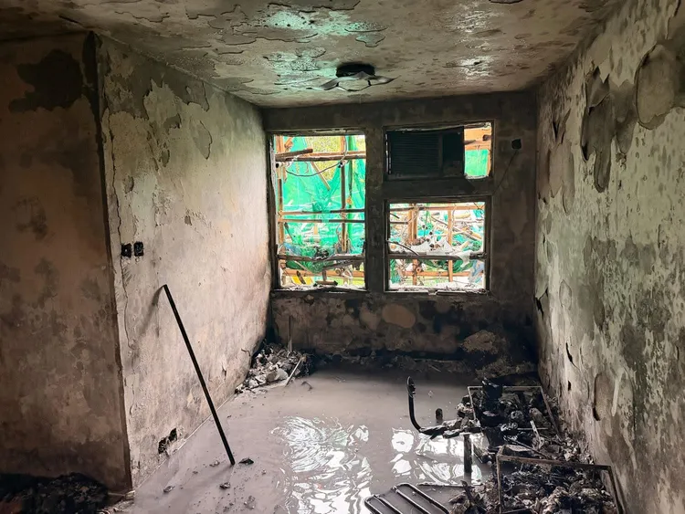 火災後大樓內部景象。警方提供