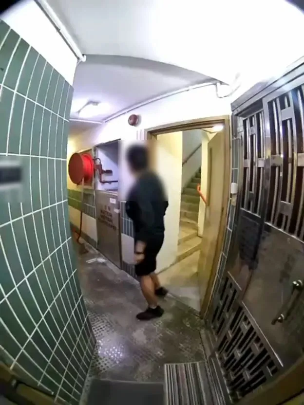 女住戶喊火燒得好猛。翻攝自Threads @acs.90325i