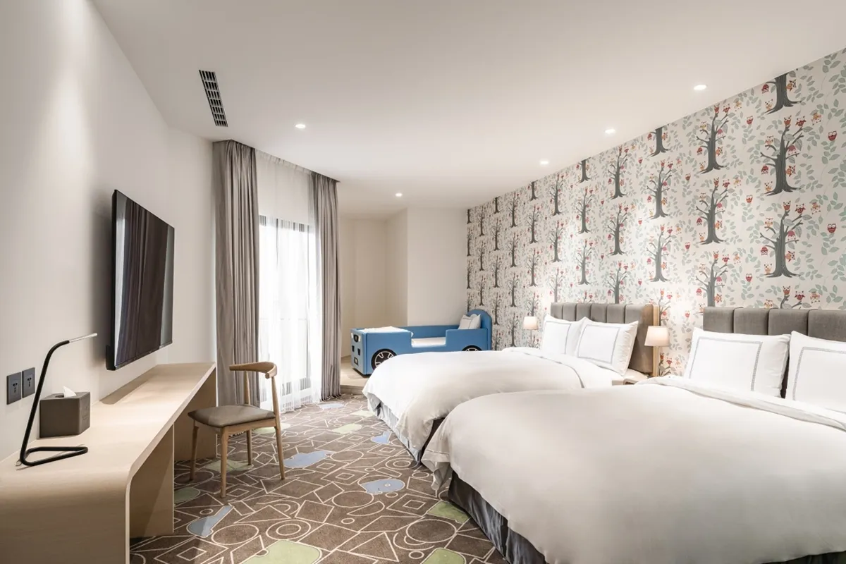 台湾订房祭出3折起优惠，亲子客口碑绝佳的「台中凤凰酒店」，含早餐只要2999元起。业者提供