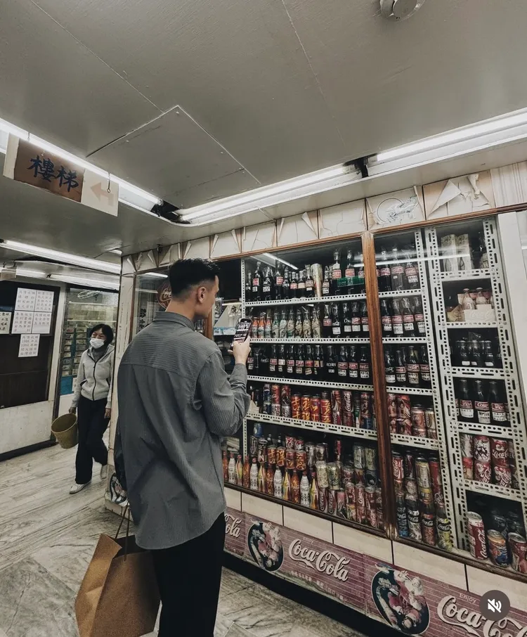 陳芳語拍下疑似新男友的背影。翻攝陳芳語IG