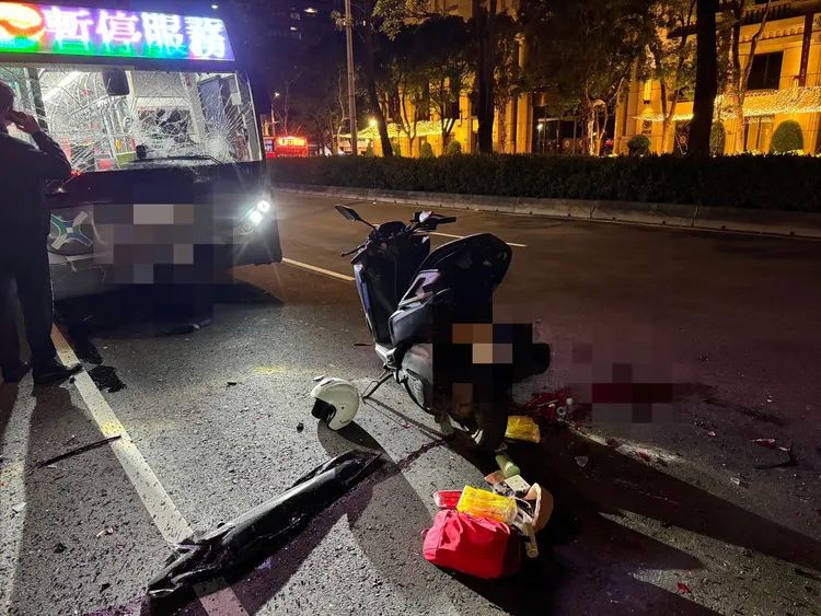 女騎士傷勢嚴重。翻攝畫面