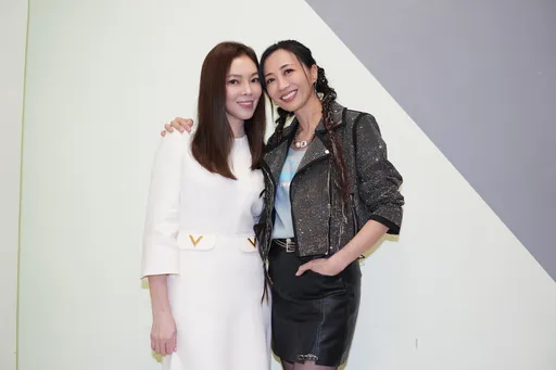 潘奕如向闺蜜曾馨莹求救贵气行头　10万服饰大方借