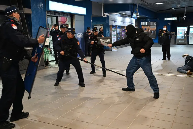 捷警與桃捷聯手強化反恐應。桃捷公司提供