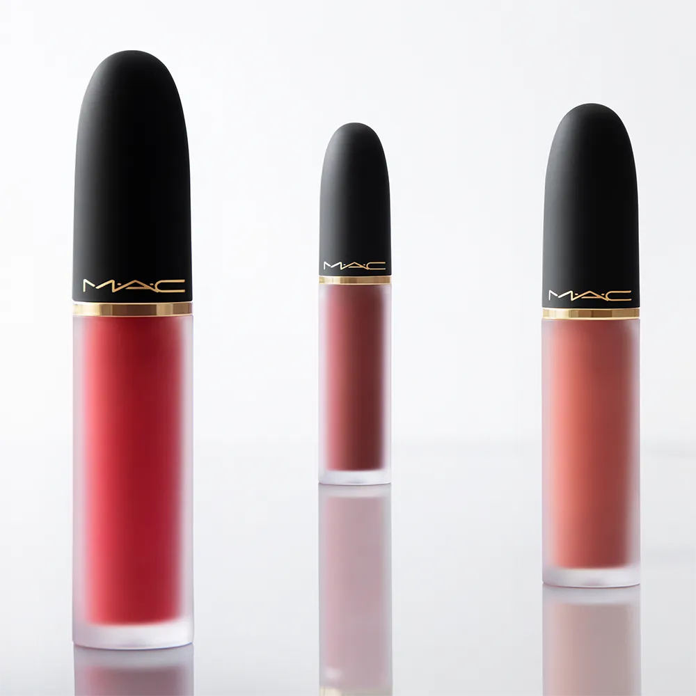 M.A.C轻亲云雾唇颊慕斯，各1180元。品牌提供