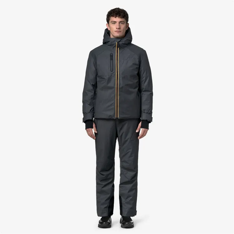 K-WAY Beaufortain男士雙層雪衣2萬3400元、Baronnies男士雙層雪褲1萬1700元。品牌提供