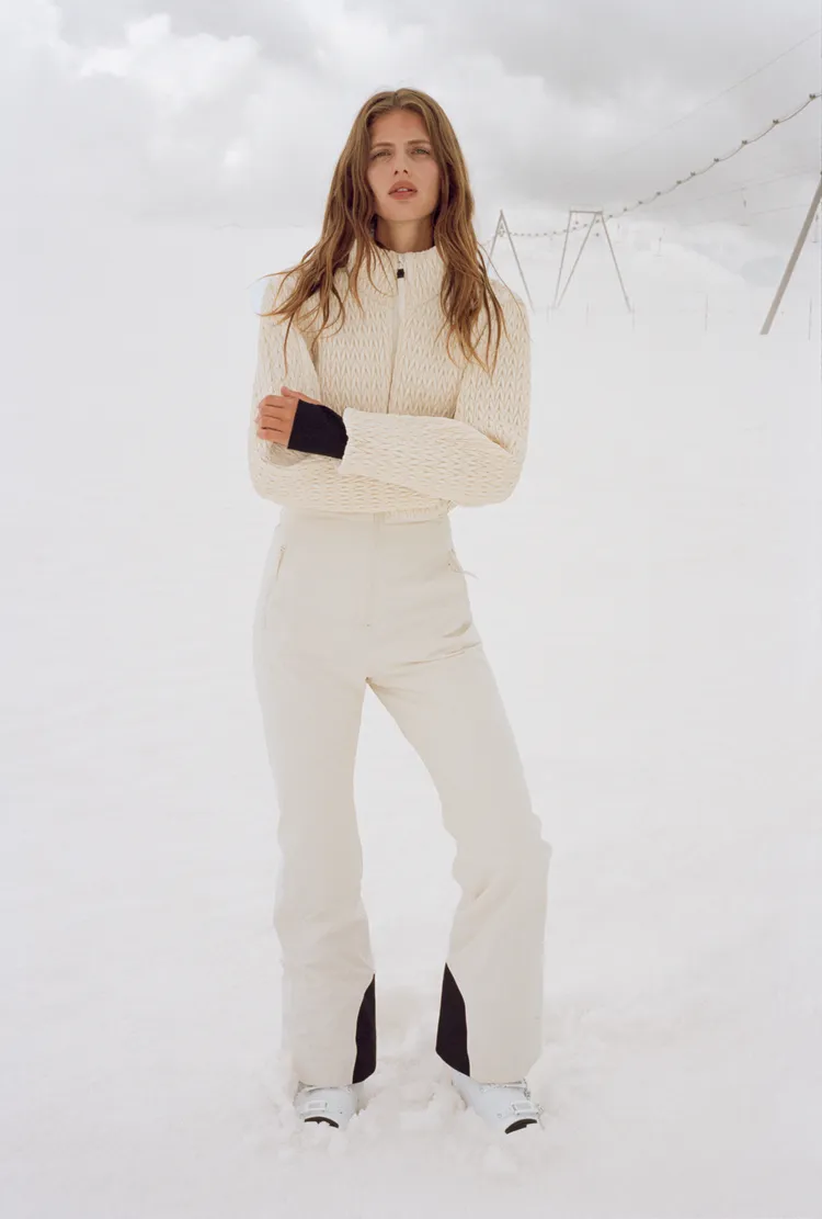 H&M Move滑雪系列色彩靈感源自阿爾卑斯風景與高山夜色。品牌提供