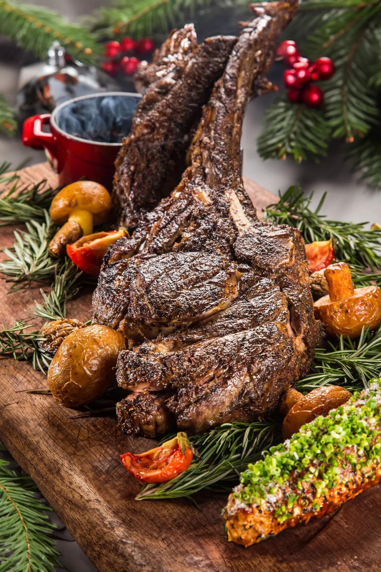 Robin'sGrill 經典戰斧牛排。業者提供