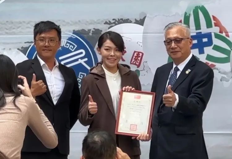 高虹安今天出席新竹市十校藝術聯展開幕活動。翻攝畫面